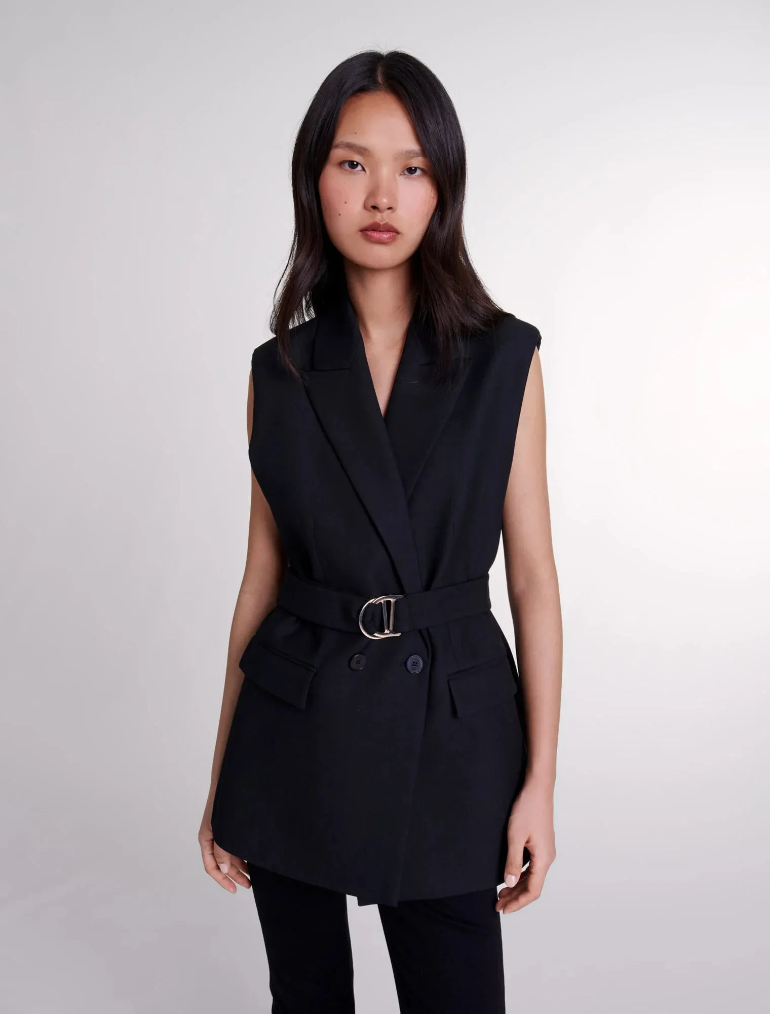 Sleeveless suit jacket